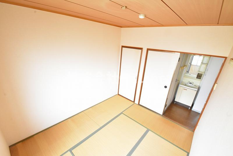 八尾市東山本町３丁目の賃貸マンションの内装
