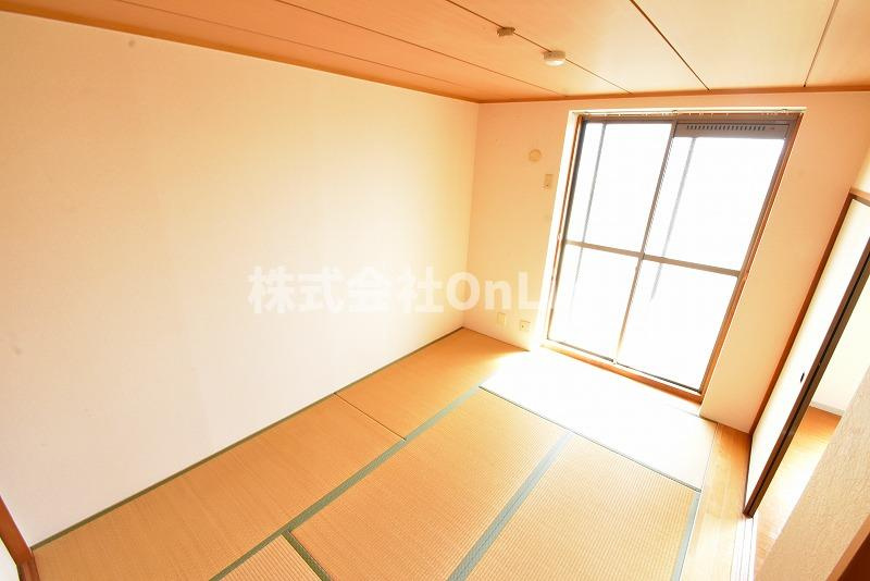 八尾市東山本町３丁目の賃貸マンションの寝室