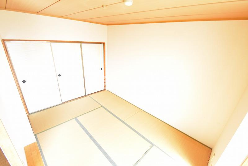 八尾市東山本町３丁目の賃貸マンションの内装