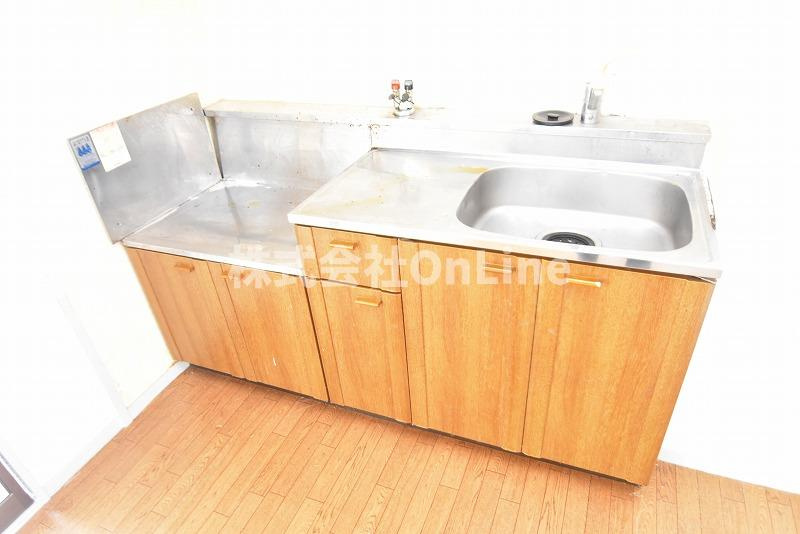 八尾市東山本町３丁目の賃貸マンションのキッチン
