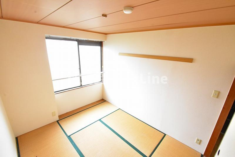 八尾市東山本町３丁目の賃貸マンションの和室