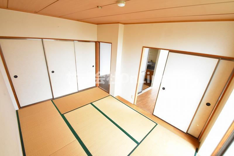 八尾市東山本町３丁目の賃貸マンションの内装
