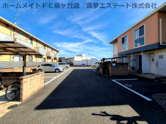【駐車場】