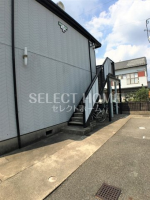 【エントランス】 | エタニティーＰａｒｔⅤ | 清潔なエントランスです