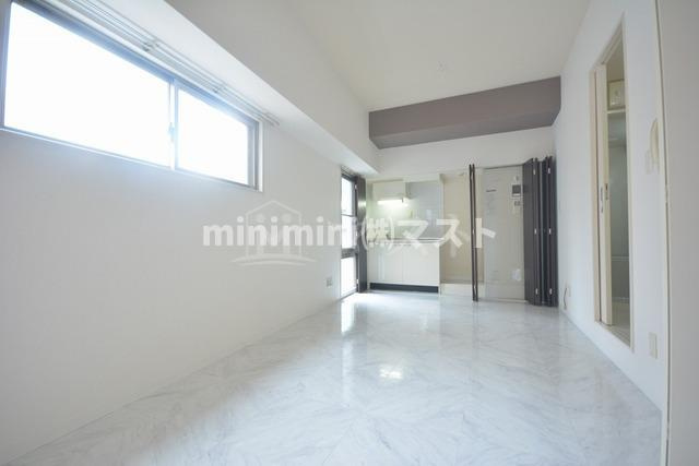 トゥリオーニEBISUの居間・リビング