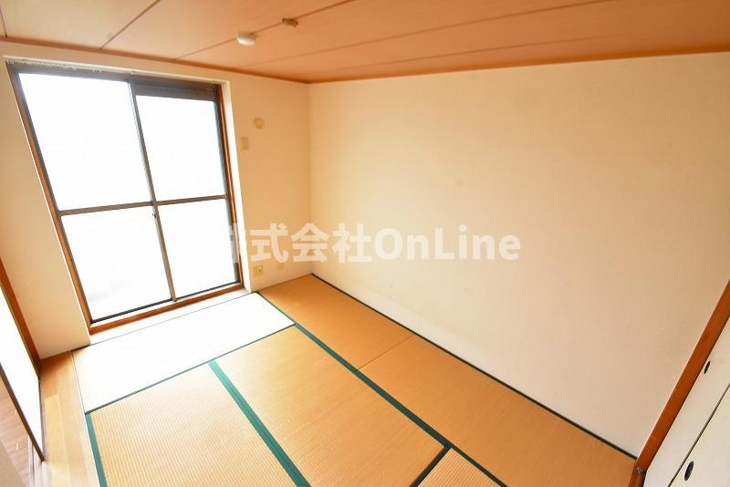 八尾市東山本町３丁目の賃貸マンションの寝室