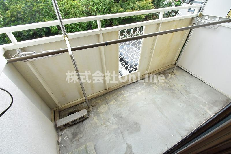 八尾市東山本町３丁目の賃貸マンションのバルコニー