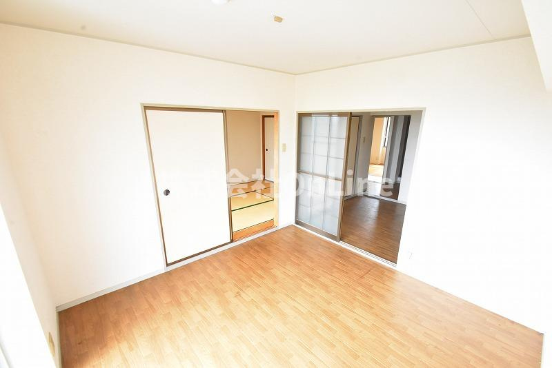 八尾市東山本町３丁目の賃貸マンションの内装
