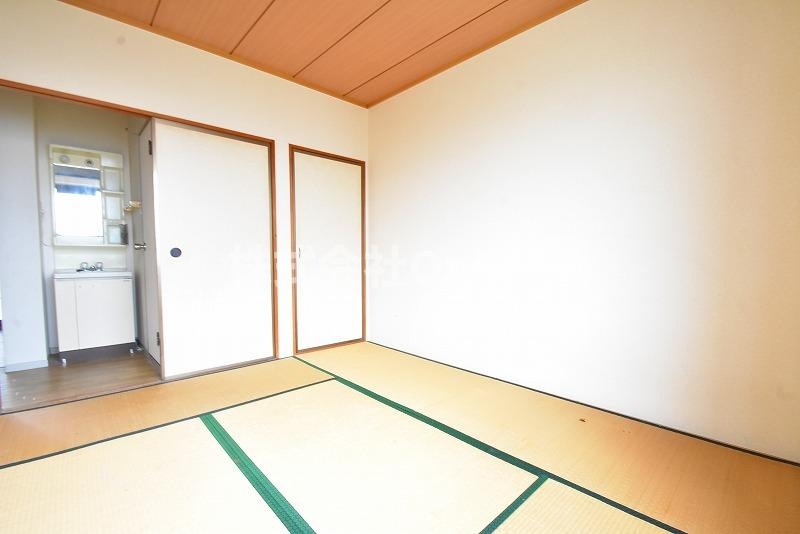 八尾市東山本町３丁目の賃貸マンションの内装