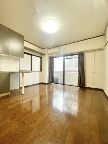 清水ハイツの居間・リビング|ゆったりとしたリビングです