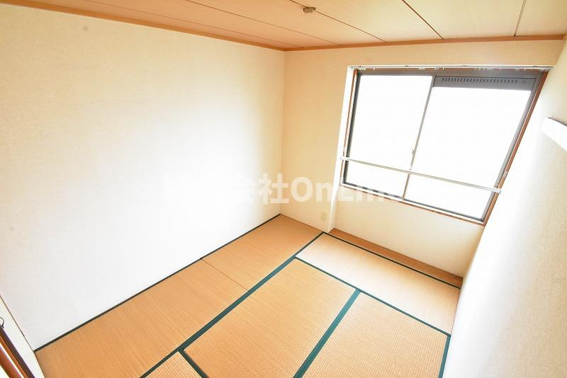 八尾市東山本町３丁目の賃貸マンションの和室