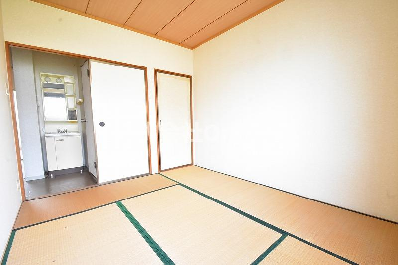 八尾市東山本町３丁目の賃貸マンションの内装