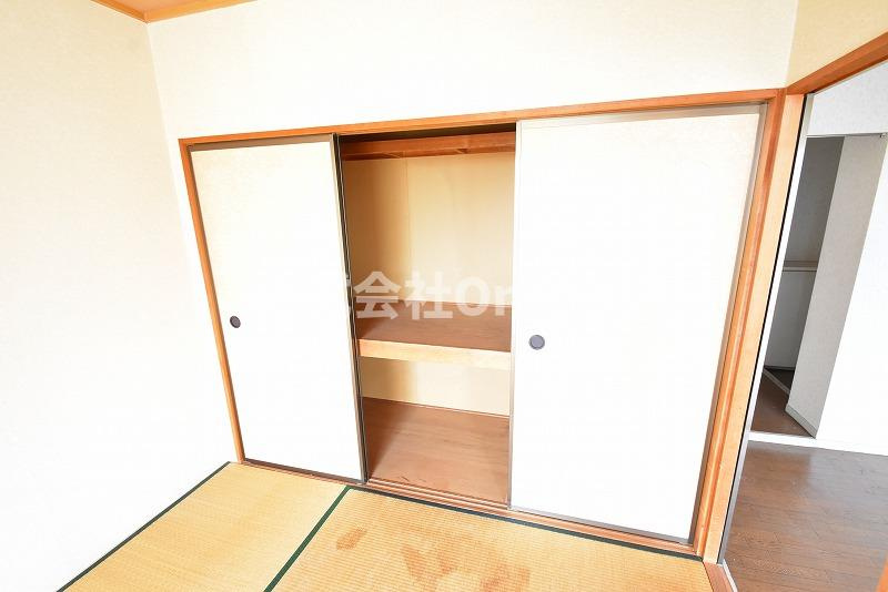 八尾市東山本町３丁目の賃貸マンションの和室