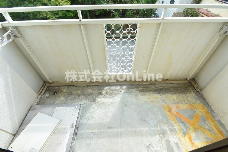 八尾市東山本町３丁目の賃貸マンションのバルコニー