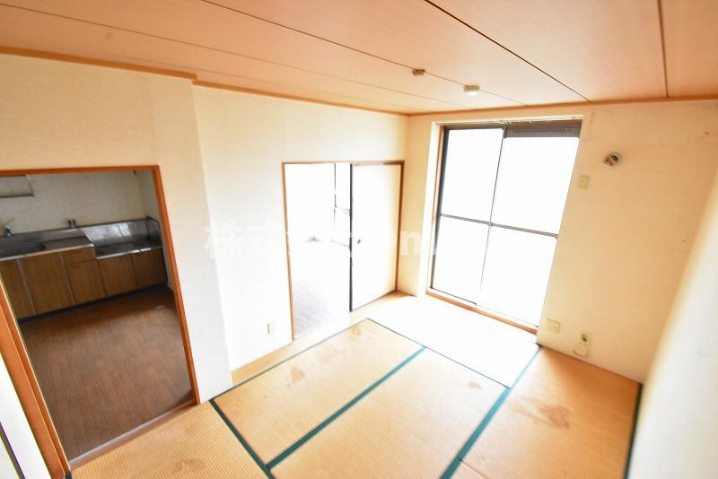 八尾市東山本町３丁目の賃貸マンションの寝室