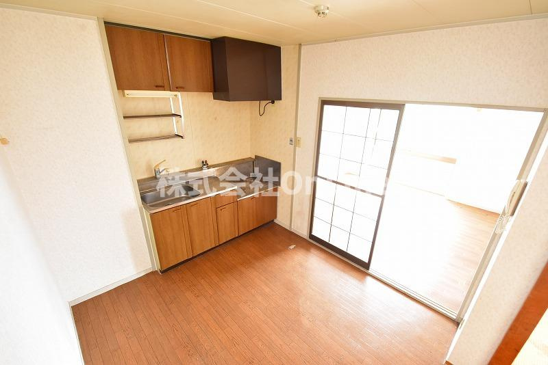 八尾市東山本町３丁目の賃貸マンションのキッチン