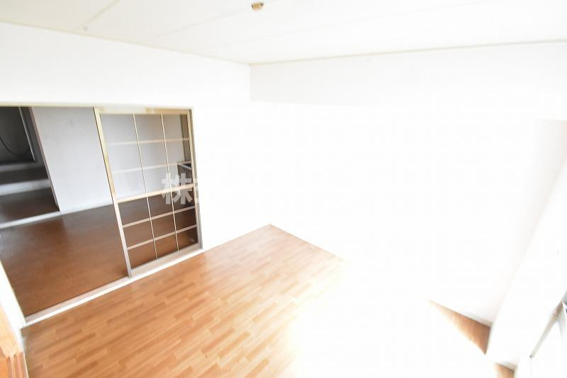 八尾市東山本町３丁目の賃貸マンションの居間・リビング