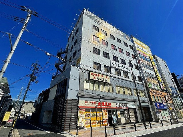 奈良交通第２ビルの外観|落ち着いた雰囲気の外観です