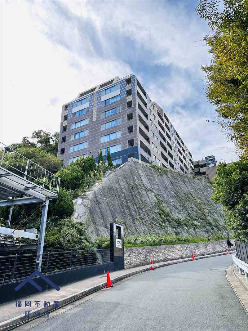 コアマンションマリナヒルズ室見の外観
