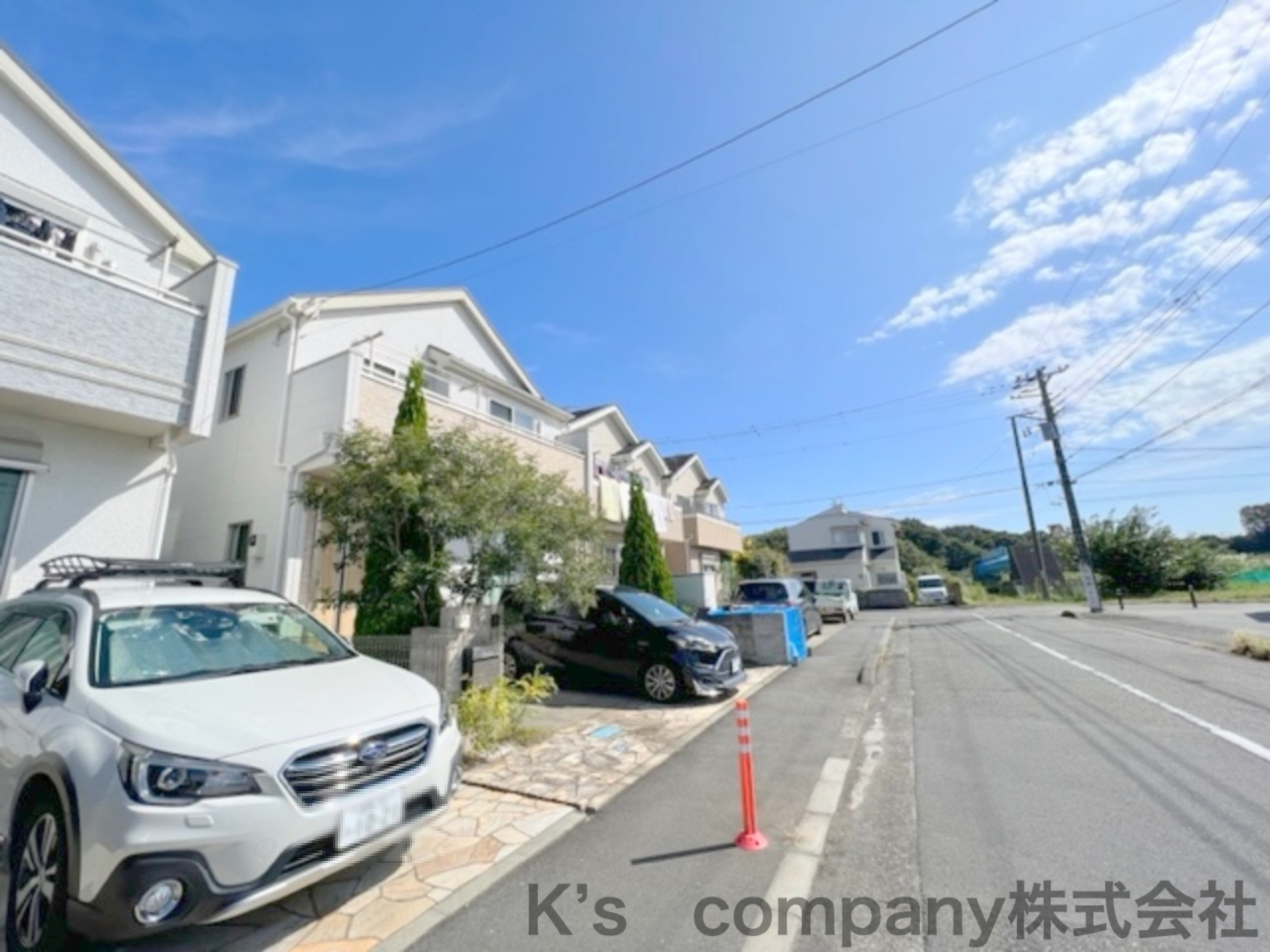 ■寒川町岡田８丁目築浅中古戸建■の外観|前面道路