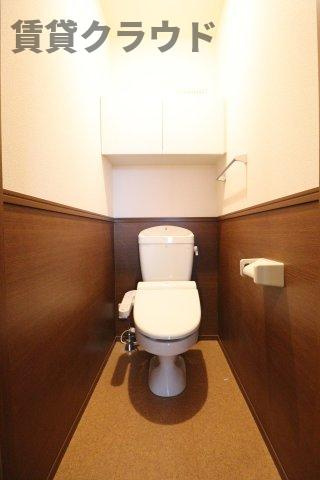 グリシーヌ 　フルールのトイレ|あると嬉しい壁面収納つき！空間をスッキリ見せてくれます♪