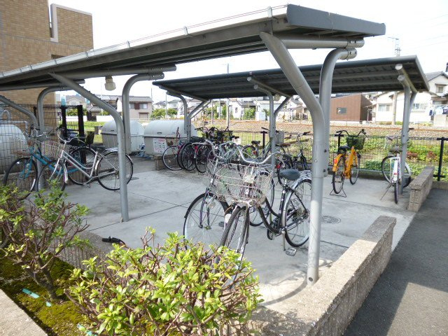 倉敷市青江のアパートのその他共用部分|自転車置き場