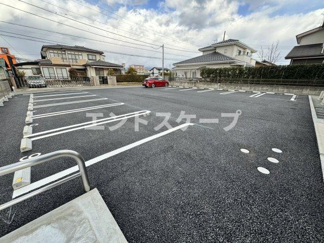 ガーネットの駐車場|高崎、前橋、伊勢崎エリアのお部屋探しはエンドスケープまで！お客様の理想お聞かせ下さい♪
