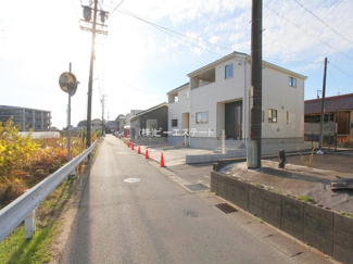 【前面道路含む現地写真】