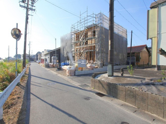 【前面道路含む現地写真】