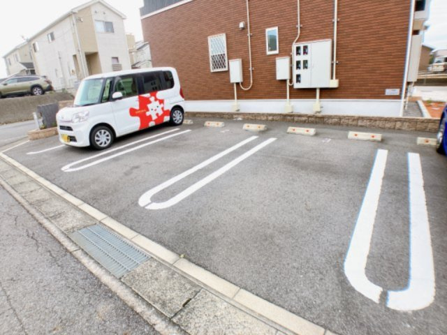 Field Stone Bの駐車場