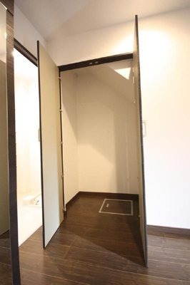 【収納】 | アットウィルコート | 別号室の写真になります。現況優先。