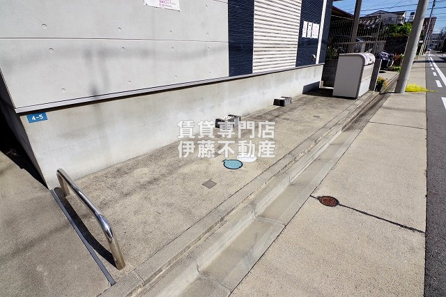 ディアコート浄心の駐車場