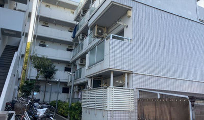 【構造・工法・仕様】 | スカイコート橋本第一 | ＳＲＣ造は強度や耐震性の面でもRC造と比べて優れています。そのため、10階建以上の高層または超高層マンションなどの建築にも多く採用されています。柱や梁などのサイズが小さくても高い耐震性を確保できます。