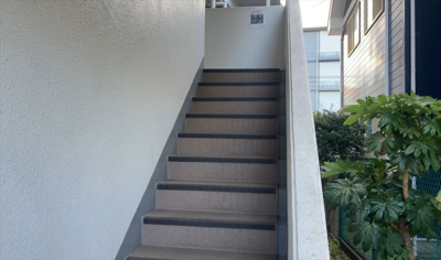 【内装】 | スカイコート橋本第一 | 共有部分は、住民なら誰もが使える設備のこと。例えば駐車場やエレベーター、インターネット設備、セキュリティ設備などがあります。他にも、マンションの廊下・外部階段やエントランス・ゴミ置き場などがあります。