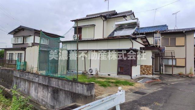 ６１７５６　本巣市仏生寺中古戸建ての外観