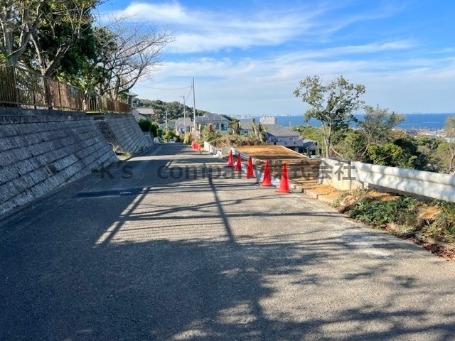 横須賀市桜が丘１丁目　建築条件無　売地　A区画の前面道路含む現地写真|前面道路の様子です☆