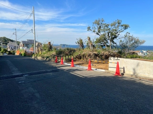 横須賀市桜が丘１丁目　建築条件無　売地　A区画の外観|前面道路を含む外観写真です☆