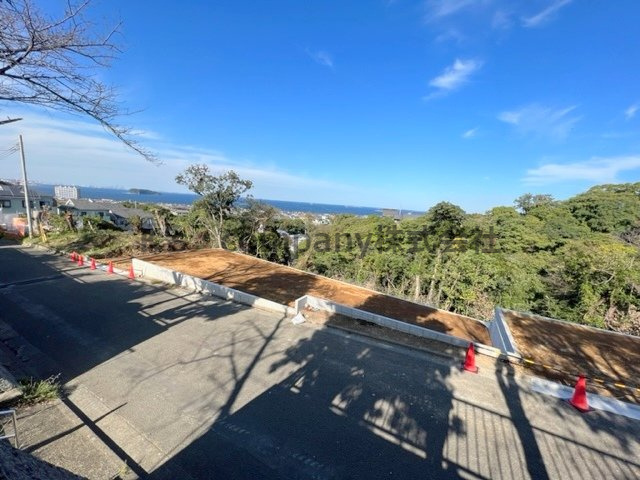 ■横須賀市桜が丘１丁目　建築条件無　売地　B区画■の外観|右側がB区画で、左側がA区画です☆