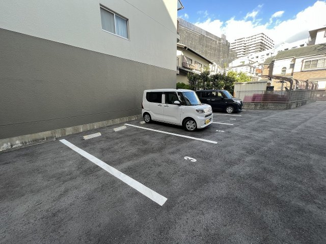 アメニティーコートSHOEIの駐車場