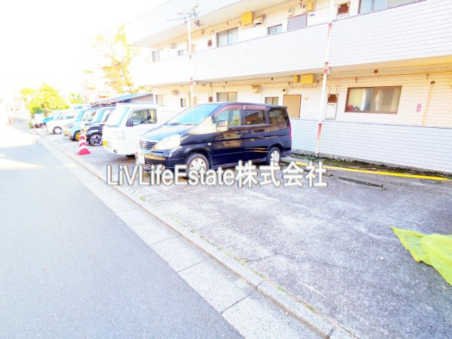 グリーンヒル高橋の駐車場