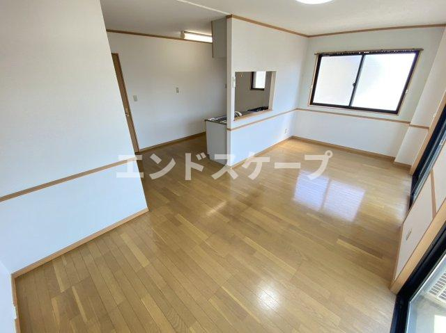 グリーンパークAyaの居間・リビング|高崎、前橋エリアのお部屋探しはエンドスケープまで！お客様の理想お聞かせ下さい♪