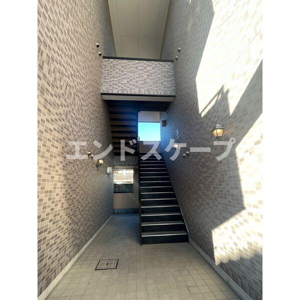 グリーンパークAyaのエントランス|高崎、前橋エリアのお部屋探しはエンドスケープまで！お客様の理想お聞かせ下さい♪