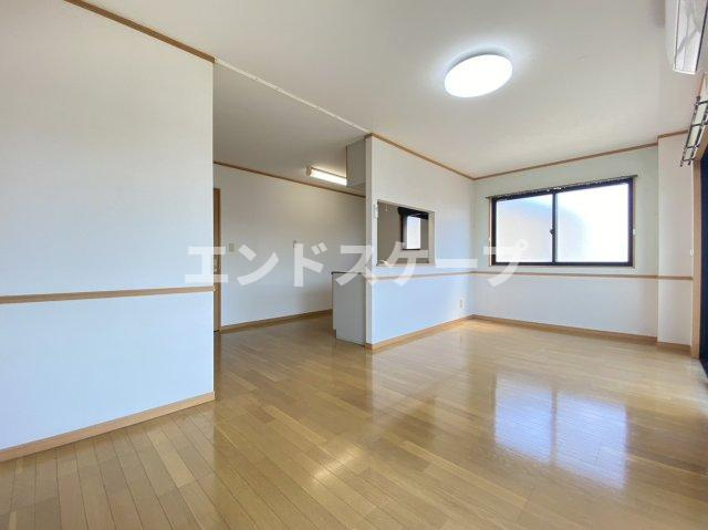 グリーンパークAyaの居間・リビング|高崎、前橋エリアのお部屋探しはエンドスケープまで！お客様の理想お聞かせ下さい♪