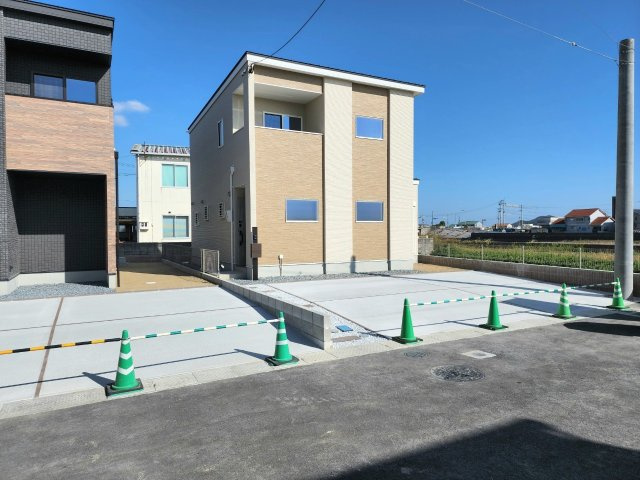 ★★ブライトヒルズ　行事1丁目の外観|駐車スペースは３台分確保♪　【行橋市　新築戸建て】