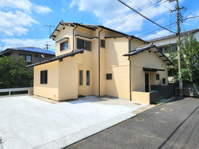 ★★RESET HOUSE－リセットハウス－行橋市西宮市4丁目の外観|外壁塗装してます♪瓦は本瓦なので塗装は不要です♪【行橋市　中古戸建て】