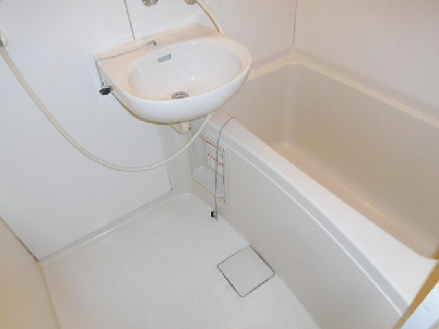 JOHNANハイツの浴室