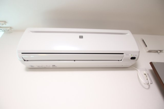 コンフォートKの設備|洋室エアコンは冷房機能のみ