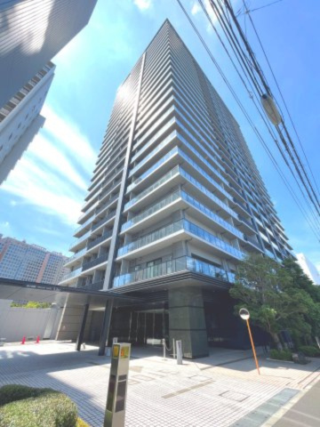 【外観】 | 品川イーストシティタワー | 【 Appearance 】
存在感のある建物は、居住者の拠点としてずっと価値を持ち続ける。今もそこでじっと佇み、居住者の安全や安心を守ってくれています。