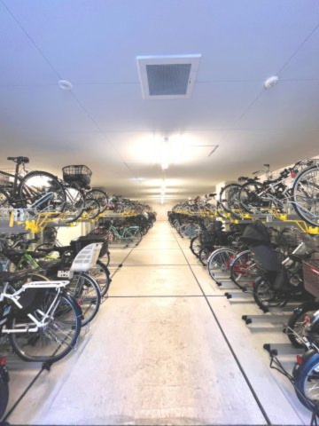 【駐輪場】 | 品川イーストシティタワー | 【 others 】
沢山の自転車が停められる駐輪スペースがございます。