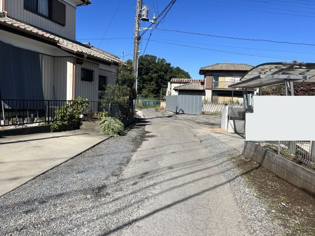 坂戸市石井売地の前面道路含む現地写真